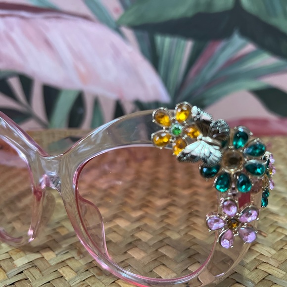 Oversized Sunglasses - Picture 3 of 4